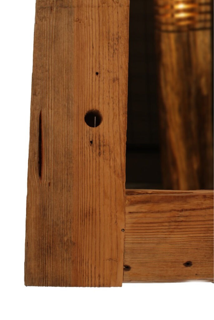 lustro LOG LIGHT z możliwością wieszania w czterech pozycjach